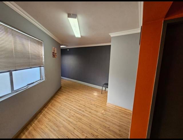 M² BUILDING TO LET IN SASOLBURG CENTRAL